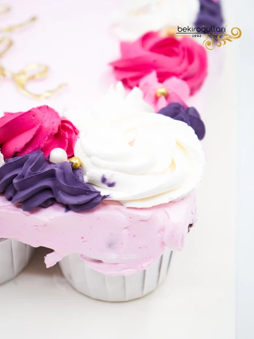 Cupcakeli Tasarım Pasta
