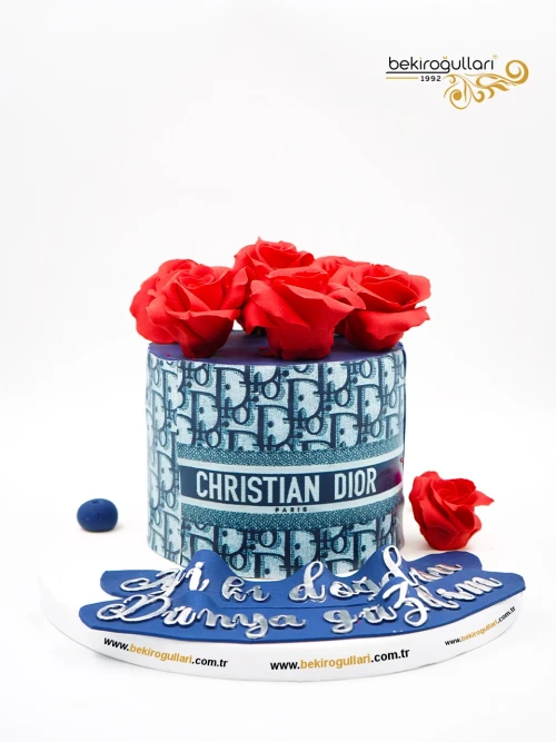 Dior Ve Gül Detay Butik Pasta