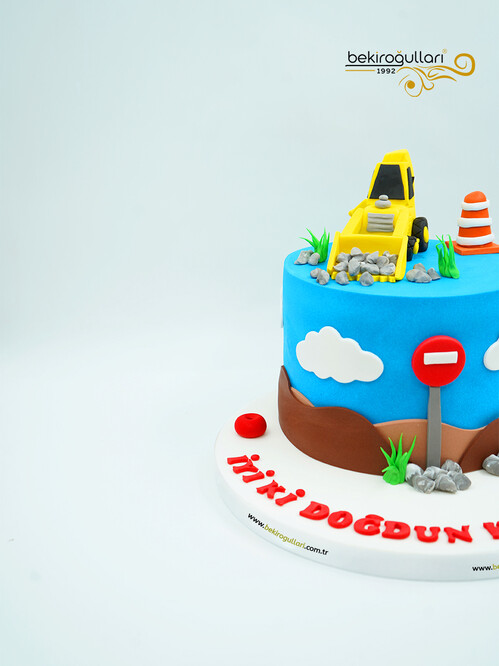 Dozer Temalı Konsept Pasta
