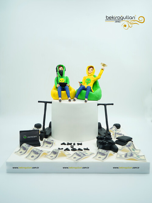 Erkek Çocuk Figür Pasta