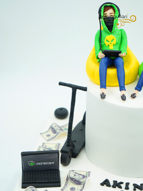 Erkek Çocuk Figür Pasta