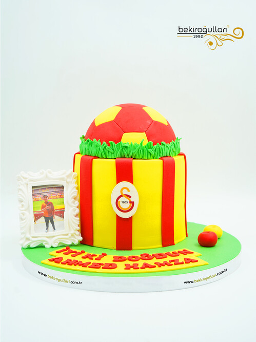 Galatarasay Temalı Butik Pasta