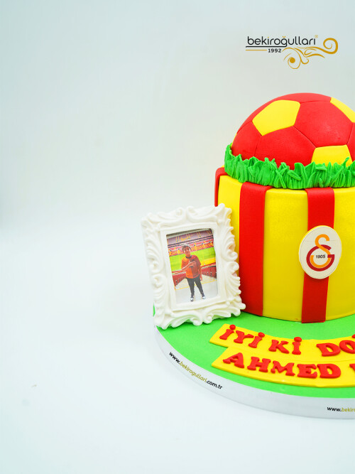 Galatarasay Temalı Butik Pasta