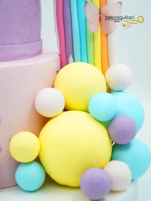 Gökkuşağı Konsept Pasta