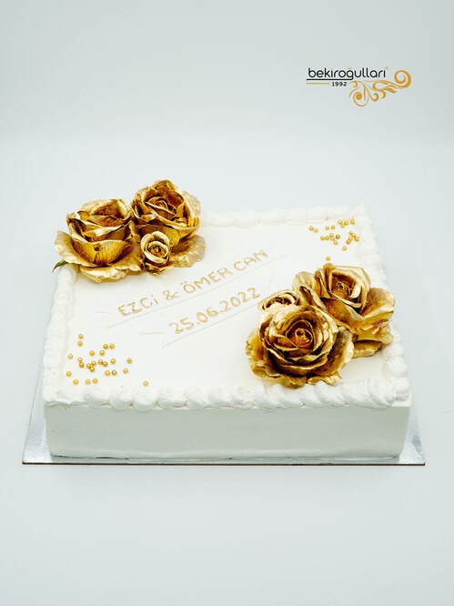 Gold Çiçek Süslemeli Pasta