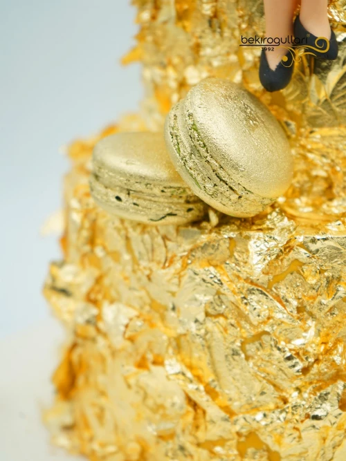 Gold Renk Kadın Figür Butik Pasta