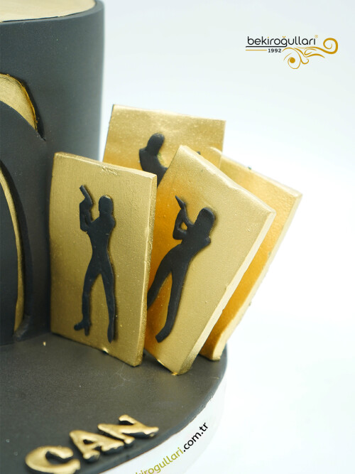 Gold Süsleme Detaylı Butik Pasta