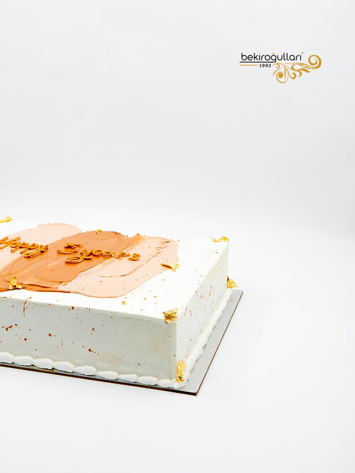 Gold Süslemeli Kare Naked Pasta