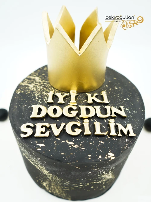 Gold Ve Taç Detay Butik Pasta