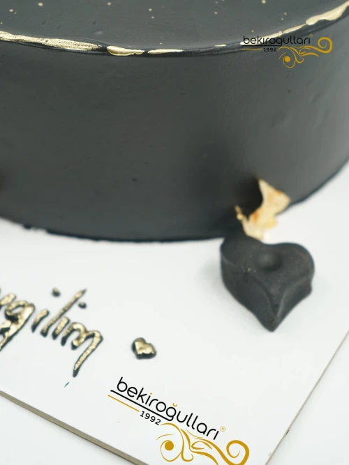 Gold Yazılı Naked Cake