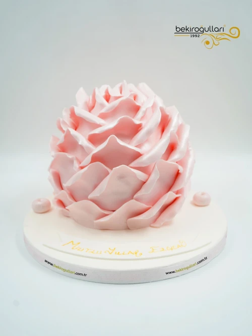 Gül Yapraklı Butik Pasta