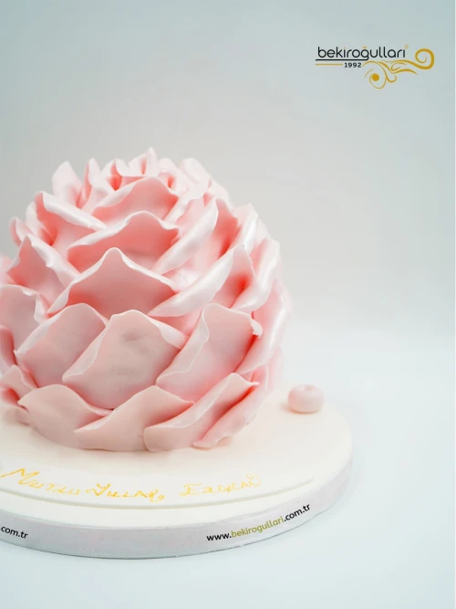 Gül Yapraklı Butik Pasta