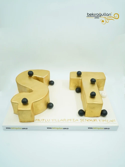 Harf Detaylı Tasarım Pasta