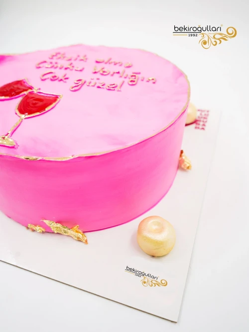 Kadeh Detay Naked Cake