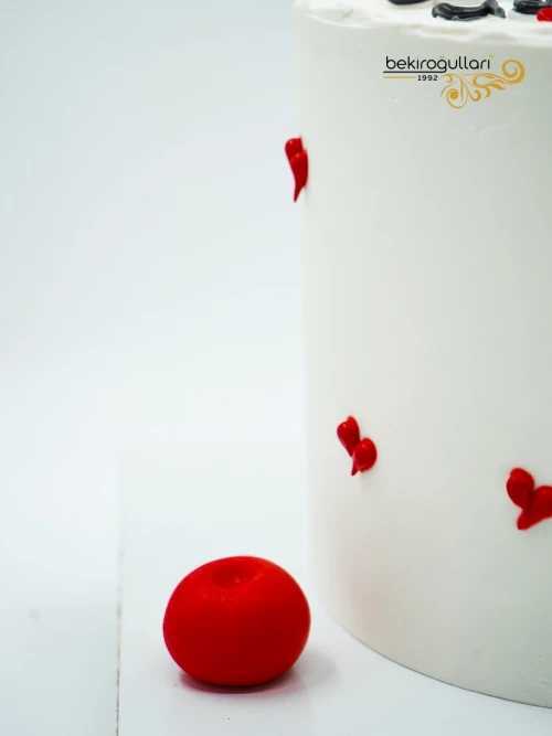 Kırmızı Kalp Detay Naked Pasta