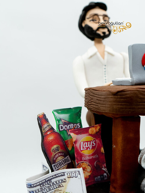 Kişisel Detaylı Erkek Figür Pasta