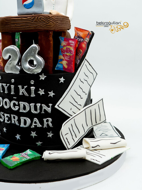 Kişisel Detaylı Erkek Figür Pasta