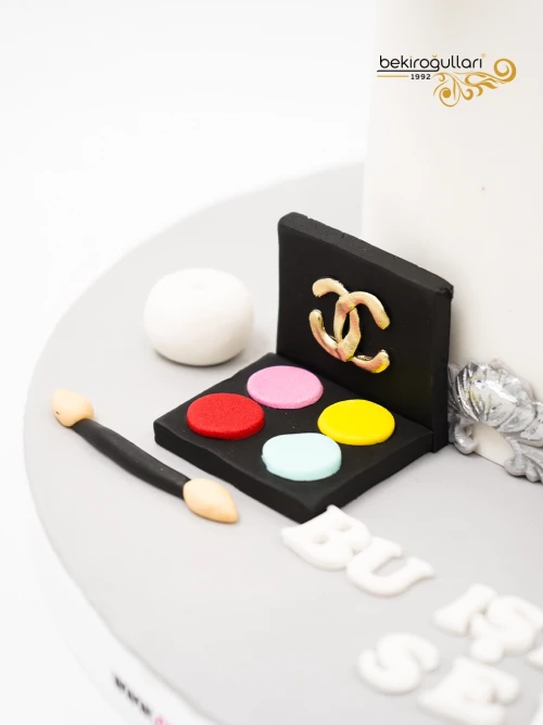 Kişisel Kadın Figür Butik Pasta