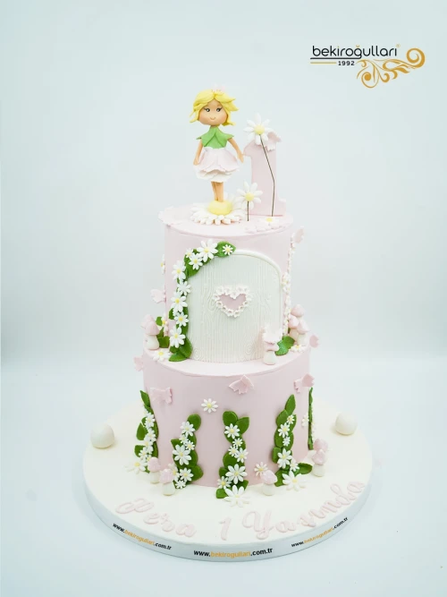 Kız Çocuk Ve Papatya Butik Pasta