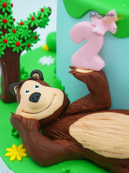 Koca Ayı ve Maşa Pasta