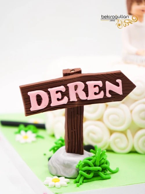 Koyun Ve Kız Çocuk Figür Pasta