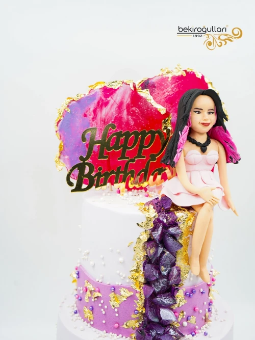 Kristal Ve Kadın Figür Butik Pasta