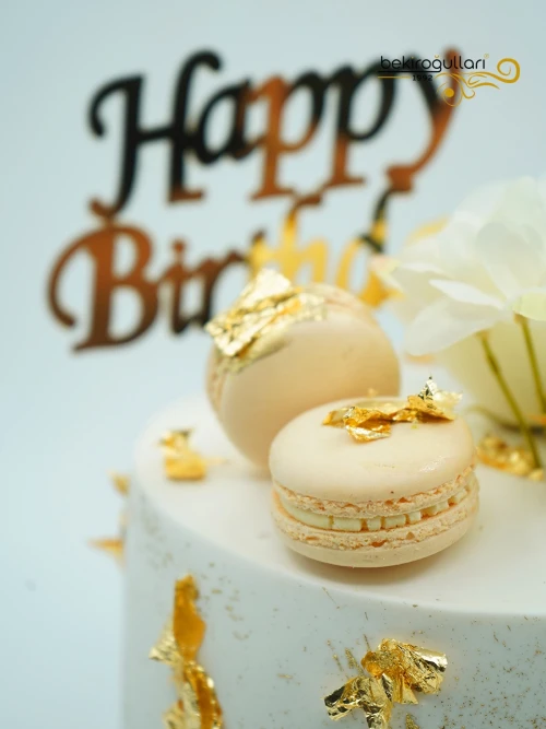 Macaron Ve Gold Detay Butik Pasta