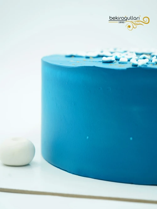 Mavi Naked Cake
