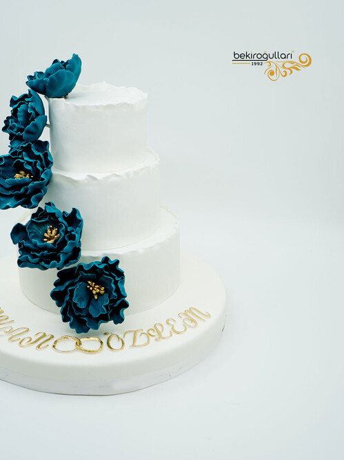 Mavi Şakayık Çiçekli Pasta