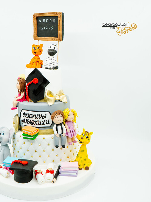 Okul Özel Tasarım Pasta