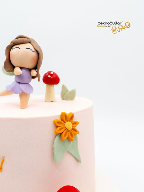 Papatya Süslemeli Kız Çocuk Pasta