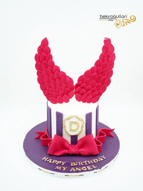 Pembe Kanatlı Tasarım Pasta