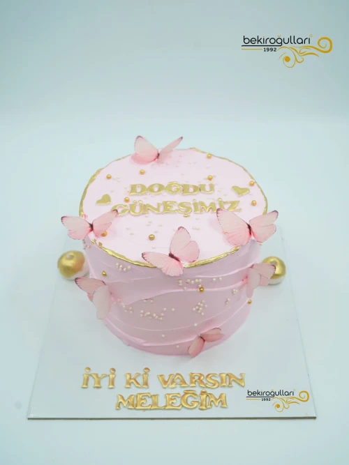 Pembe Kelebek Ve Gold Süslemeli Naked Pasta