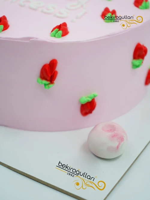 Pembe Süslemeli Naked Cake