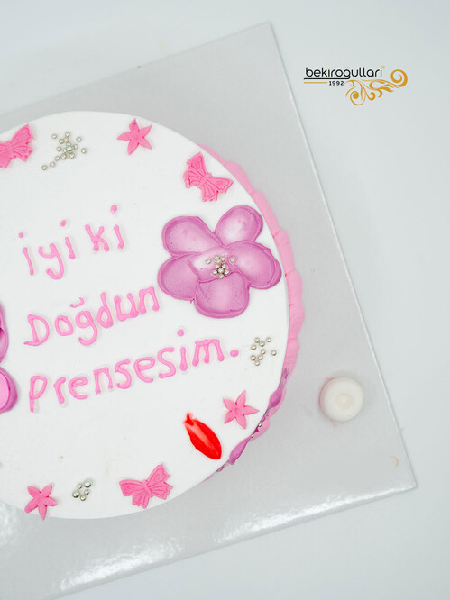 Pembe Süslemeli Naked Pasta