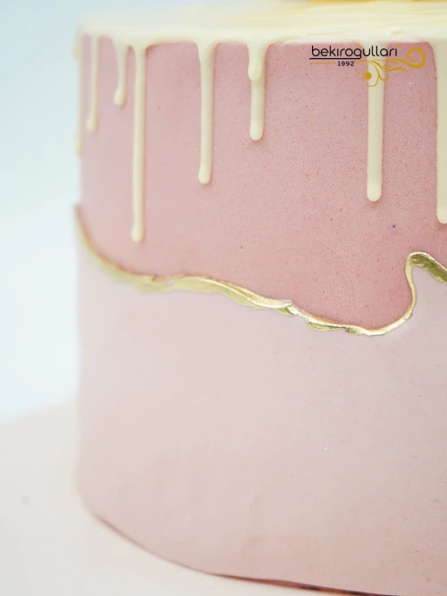 Pembe Ve Gold Detay Butik Pasta