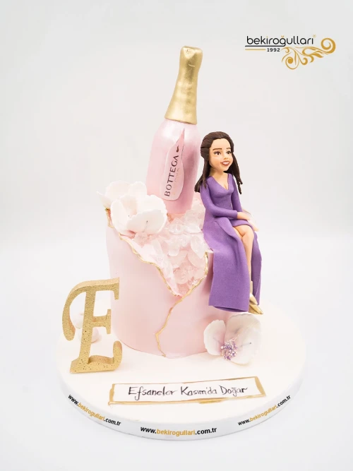 Şampanya Ve Kadın Figür Butik Pasta