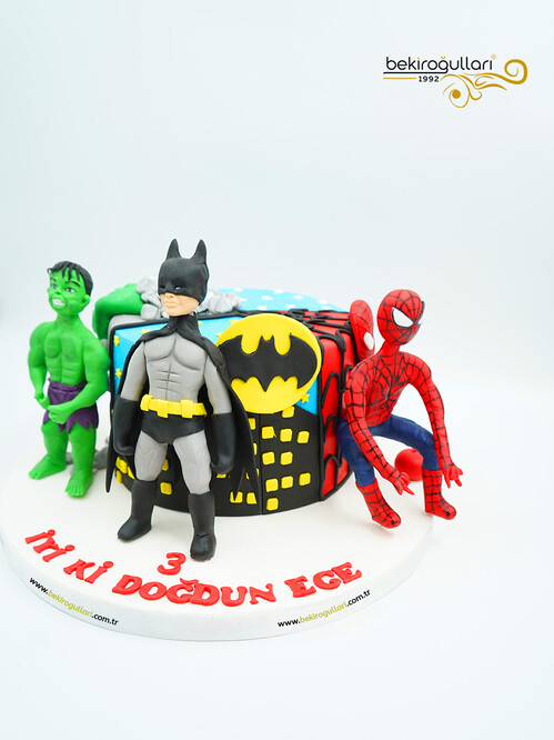 Süper Kahramanlar Butik Pasta