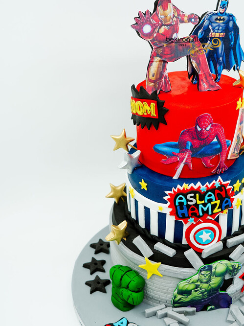 Süper Kahramanlar Tasarım Pasta
