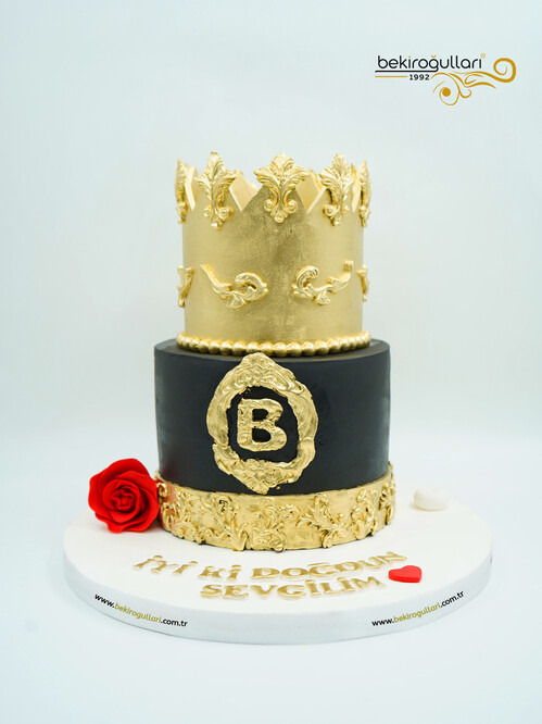 Taç Detaylı Butik Pasta