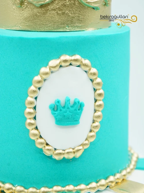 Taç Detaylı Butik Pasta