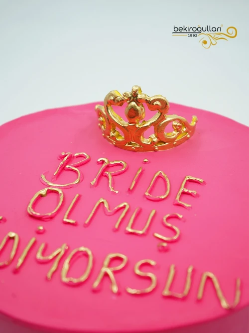 Taç Detaylı Naked Pasta