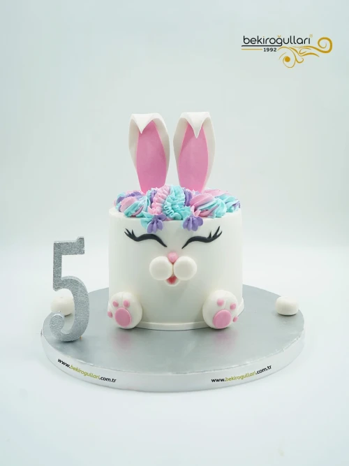 Tavşan Detaylı Butik Pasta