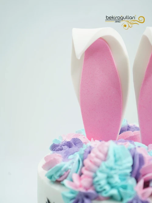 Tavşan Detaylı Butik Pasta