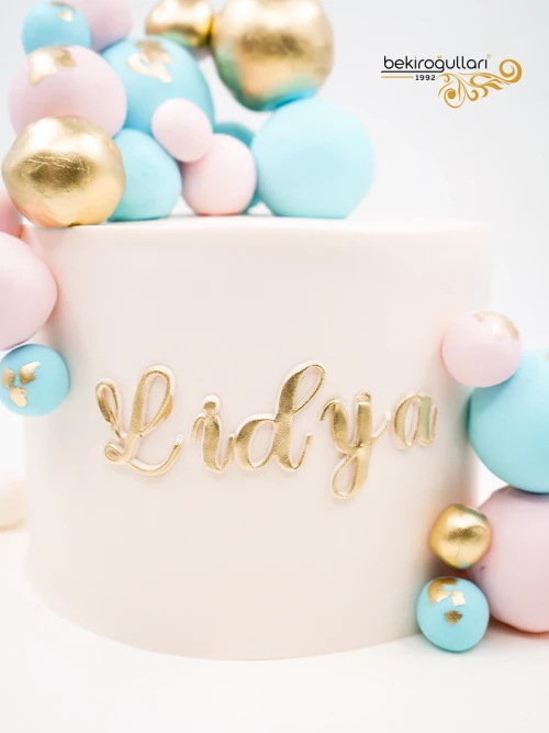 Toplar Ve Gold Detay Butik Pasta