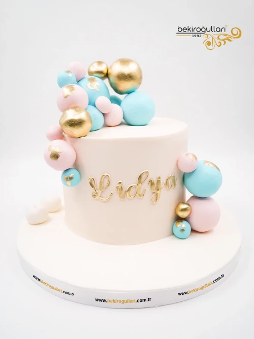 Toplar Ve Gold Detay Butik Pasta