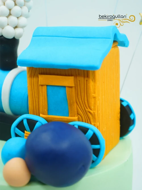 Tren Figürlü Butik Pasta