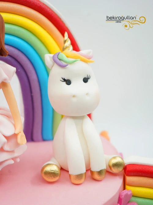 Unicorn ve Kız Çocuk Pasta
