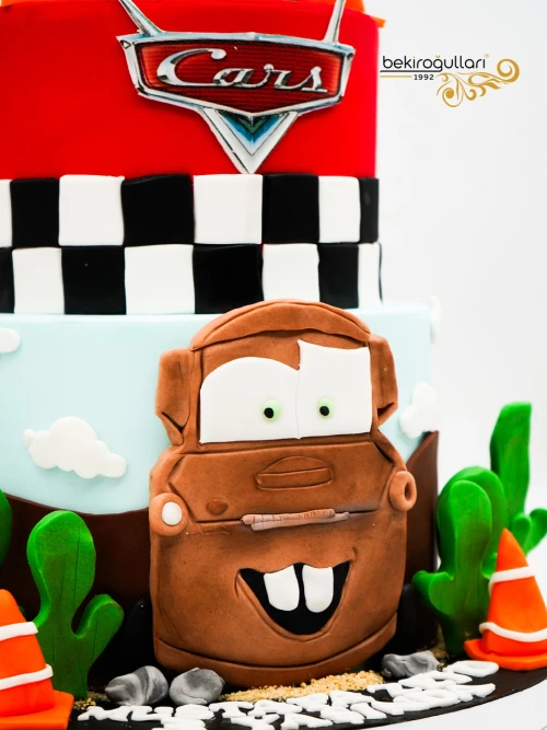 Arabalar Tasarım Pasta