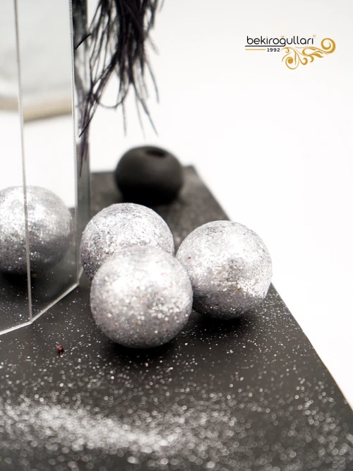 Ayna Ve Gümüş Detay Butik Pasta